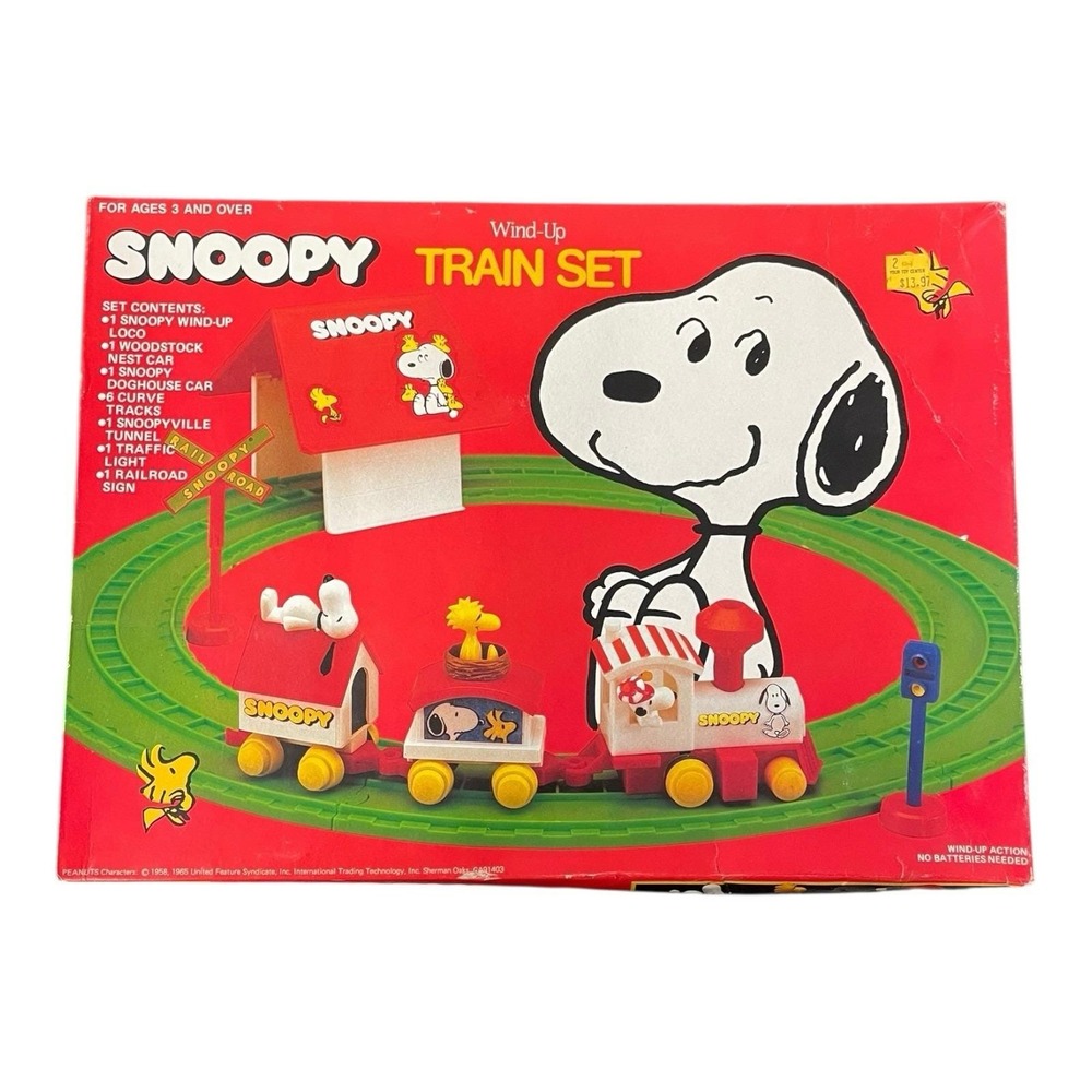 Snoopy Wind Up Train Set Circa 1965 New‎ In Box